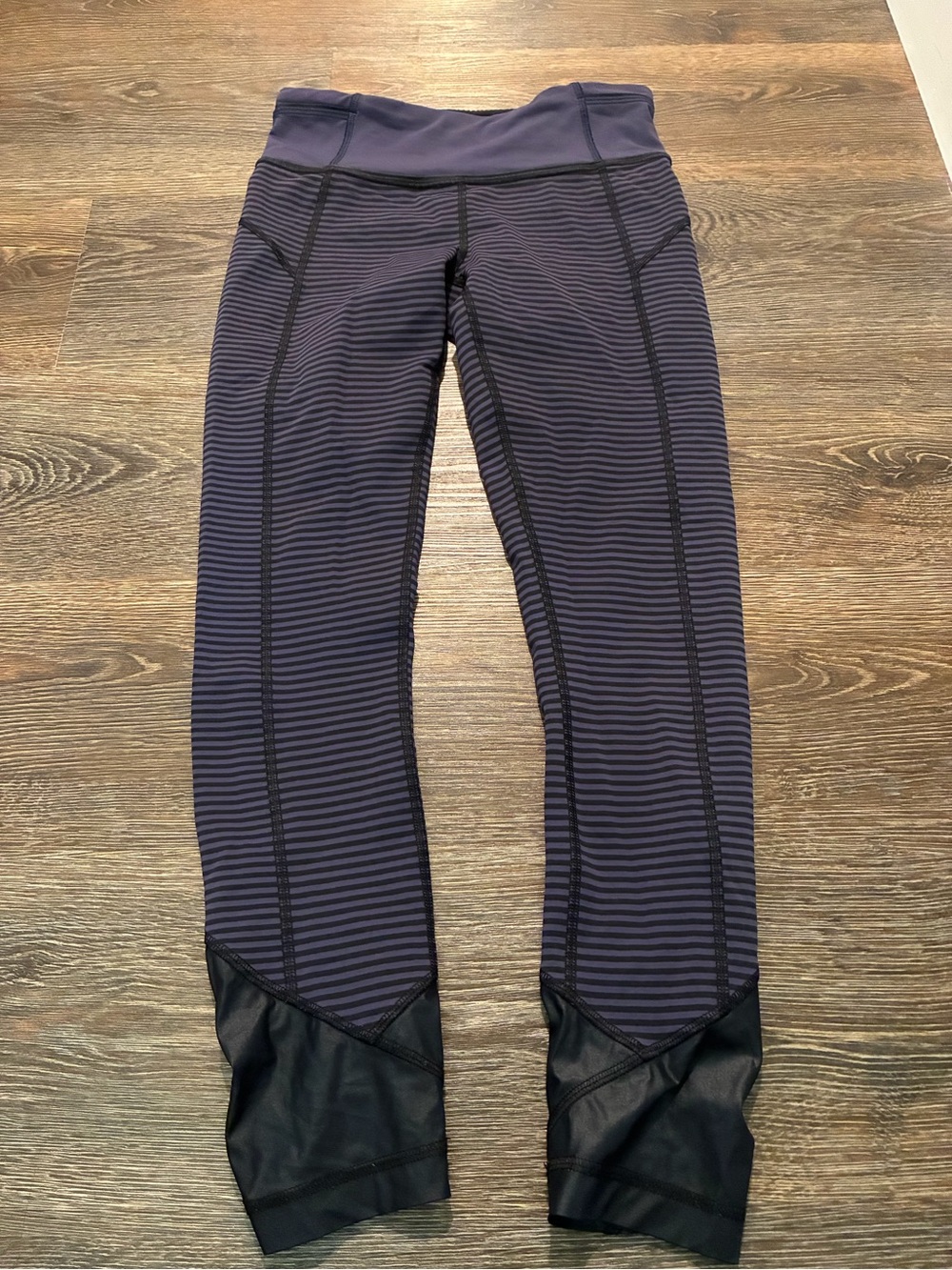 Women’s Navy Striped Leggings